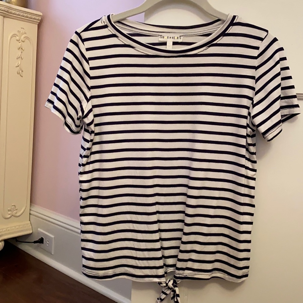 Girls T-shirt with knot detail, Size L
